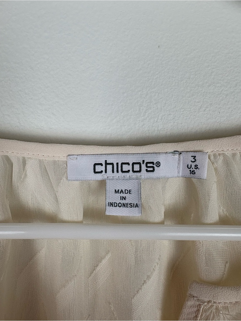 Chico's Feathered Pullover Peasant Blouse Ivory Size 16/18/XL Boho Chic Romantic - Picture 2 of 6